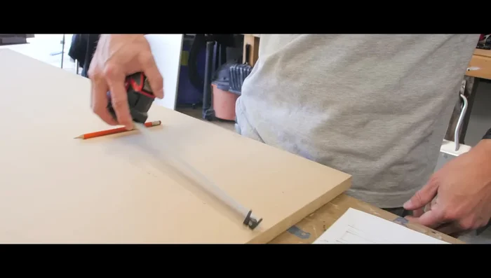 Repeat step 2 six more times to create all six uprights.