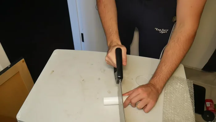 Connect the extender and tighten the nut securely.