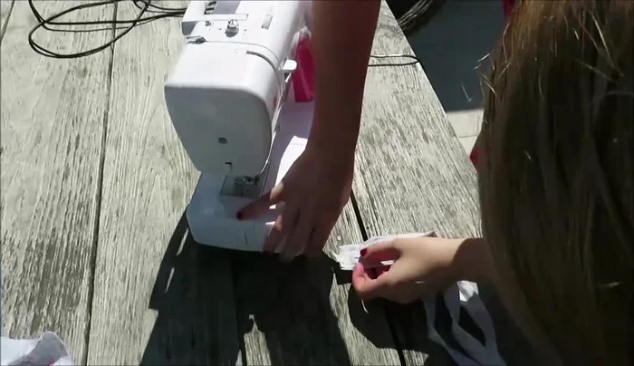 Continue braiding until finished and secure the end with an elastic band.