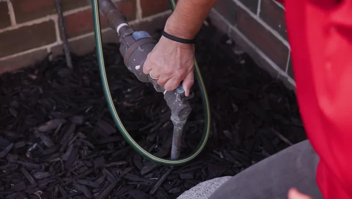 Turn off the water supply.