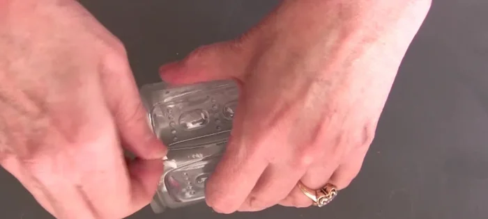 Clean the plastic pieces thoroughly.