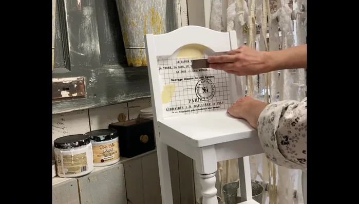 Seal the chair: Seal the painted chair using either clear wax or a polycrylic/spray clear coat. Lightly distress the surface for a more rustic look (optional).