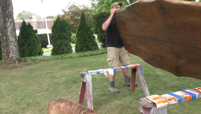 Seal the crack with blue tape, paying close attention to prevent epoxy leakage.