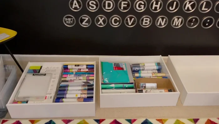 Clean drawer surfaces with alcohol (avoiding foam board).