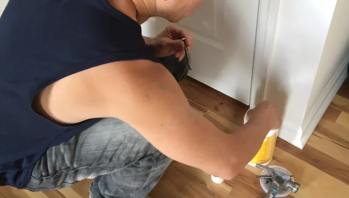 Apply white lithium grease generously to the pin.