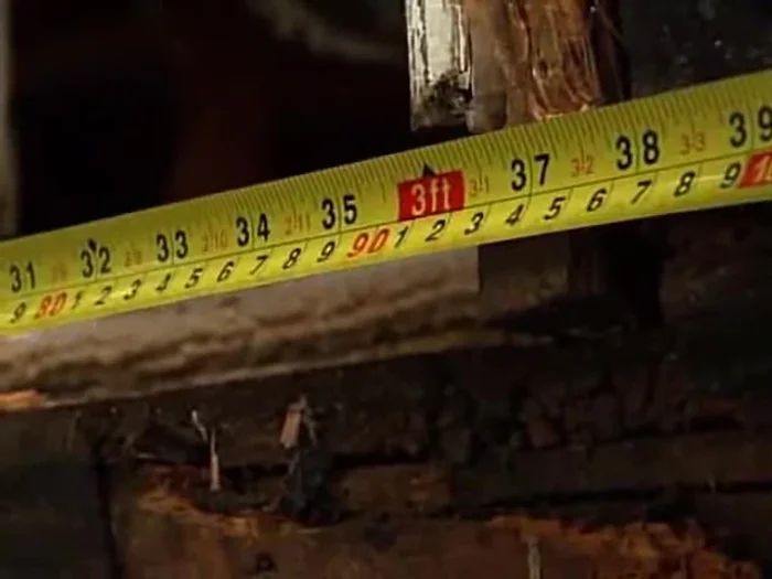 Paint all six sides of the new threshold with UV-resistant polyurethane and let it dry.