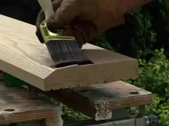 Paint all six sides of the new threshold with UV-resistant polyurethane and let it dry.