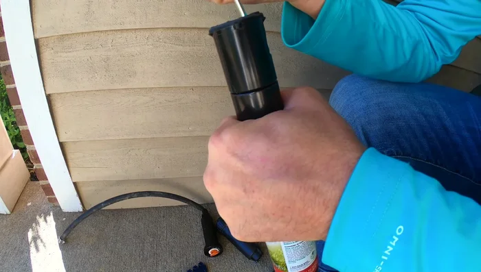 Adjust the left and right stops of the sprinkler head to fine-tune the spray area.