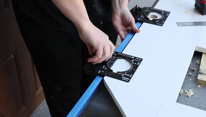 Install concealed hinges: Use a jig to easily install concealed hinges on the front panels for easy access to the bed.