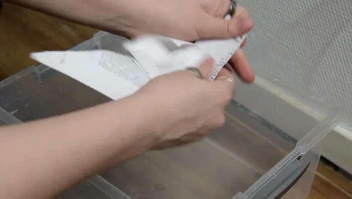 Prep your paper: Tear or shred desired recycling material (notebook pages, junk mail, newspaper, egg cartons) into small pieces. Soak in water for at least 12 hours (longer for non-blender methods).