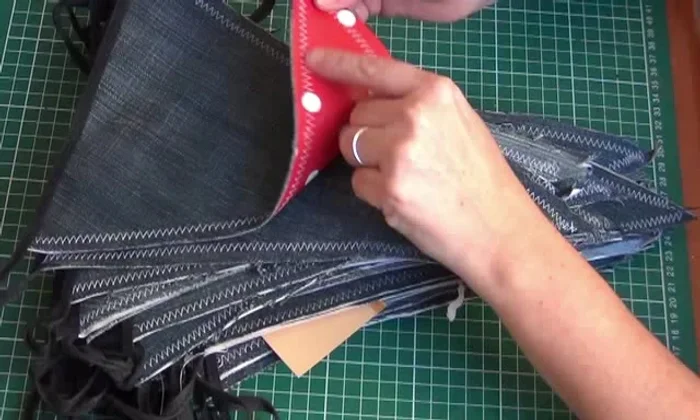 Sew the banner strips together: Stitch the strips together to create long banner pieces.