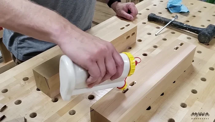 Add cleats to the frame with glue for attaching the tabletop.