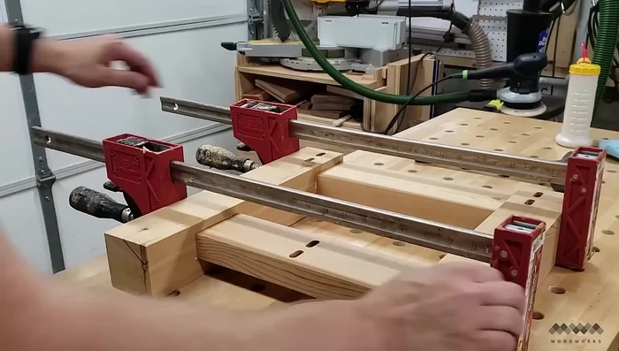 Add cleats to the frame with glue for attaching the tabletop.