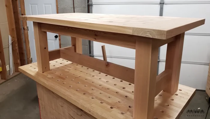 Screw the tabletop to the base using the cleats.