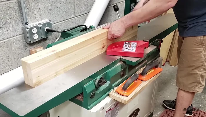 Trim the ends of the tabletop flush with the track saw.