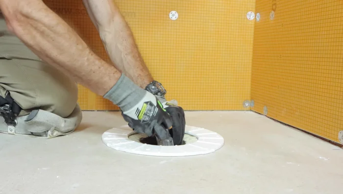 Chamfer the newly cut pipe end.