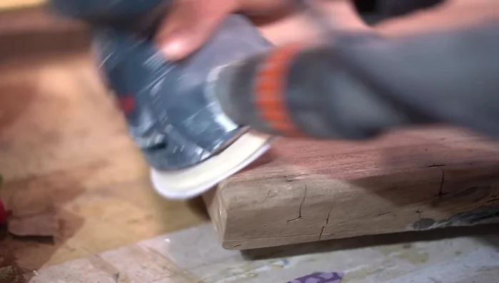 De-dust the slab using mineral spirits and a tack cloth.