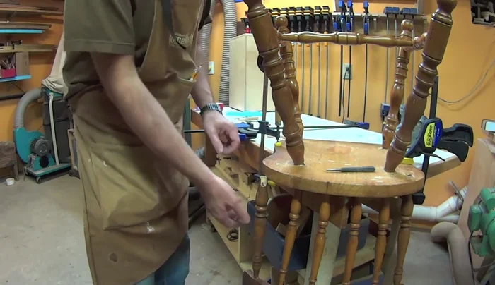 Glue and insert the dowel into the spindle. Ensure a tight fit.