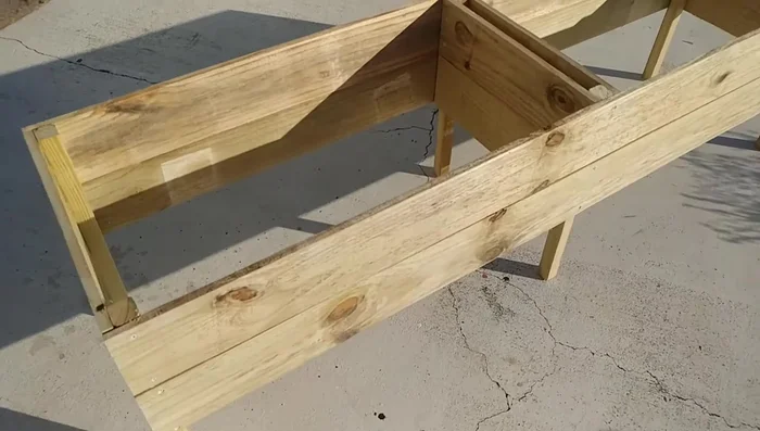 Optional: Add legs or a bottom. If desired, add four more boards to the bottom to create a floor for added height and stability.