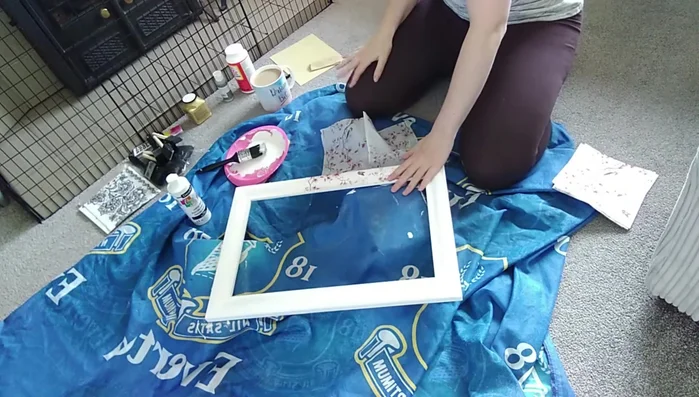 Allow the Mod Podge to dry completely.