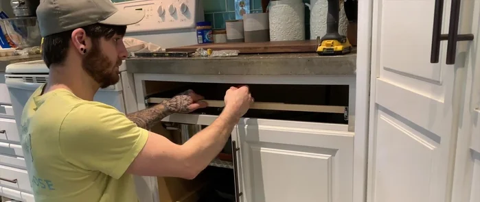 Assemble the drawer using a Kreg Jig and wood glue.