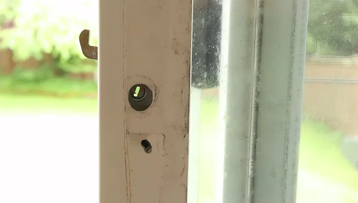 Reattach the handles. If screws are difficult to insert, loosen all screws to allow for wiggle room before tightening them again.