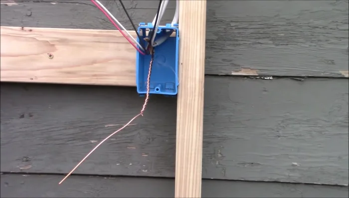 Connect neutral wires together and place them in the back of the box.