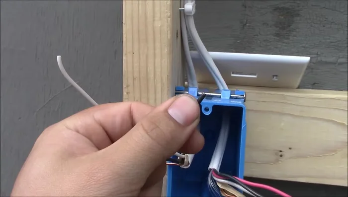 Test all wires to ensure power is off.