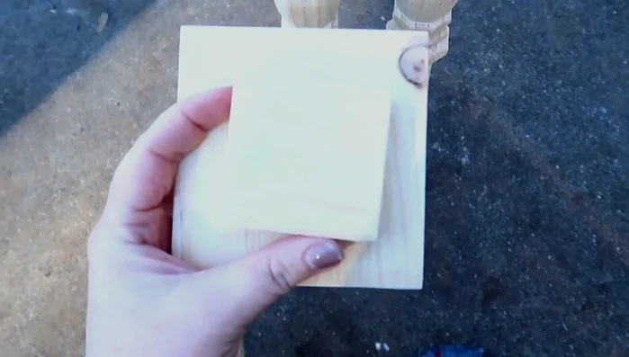 Stain the entire lamp base with Minwax Classic Gray 271.