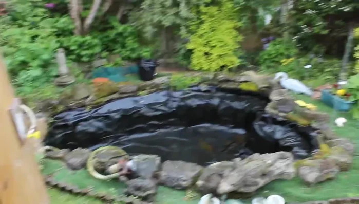 Allow the liner to dry before applying sealant.