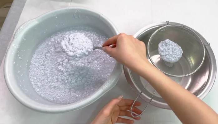 Strain the pulp to remove excess water.