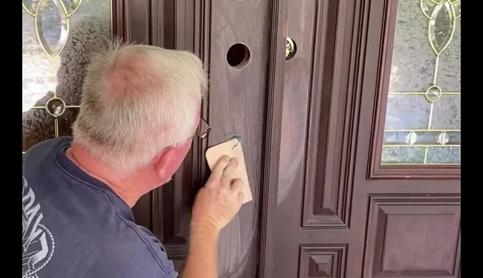 Let the Bondo dry (5-10 minutes).