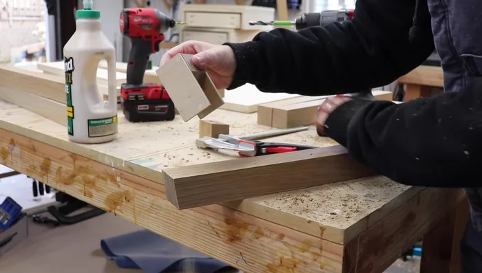 Glue and clamp the stretchers to the base.