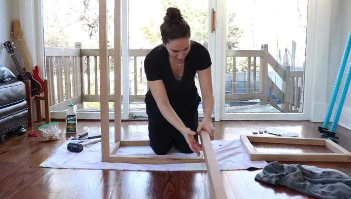 Glue and clamp the stretchers to the base.