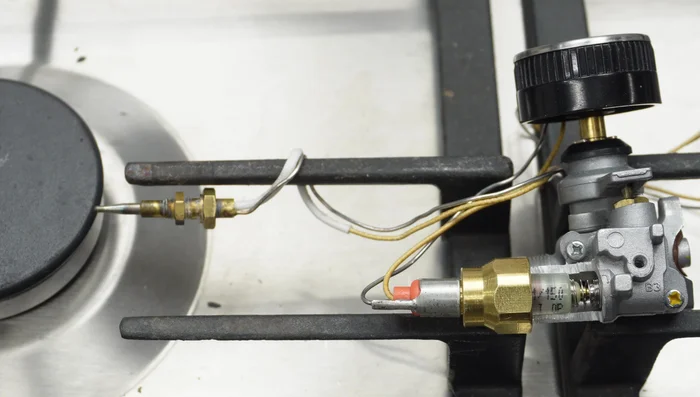 Set your multimeter to DC millivolts.