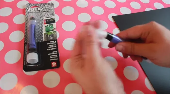 Use the Sakura Solid Marker Slim to draw permanent lines (for example, calendar grid or header text).