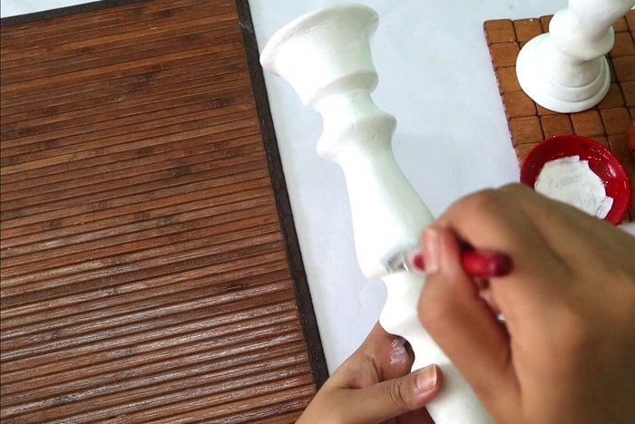 Paint (optional): Paint the candle holder with your desired color (2-3 coats).