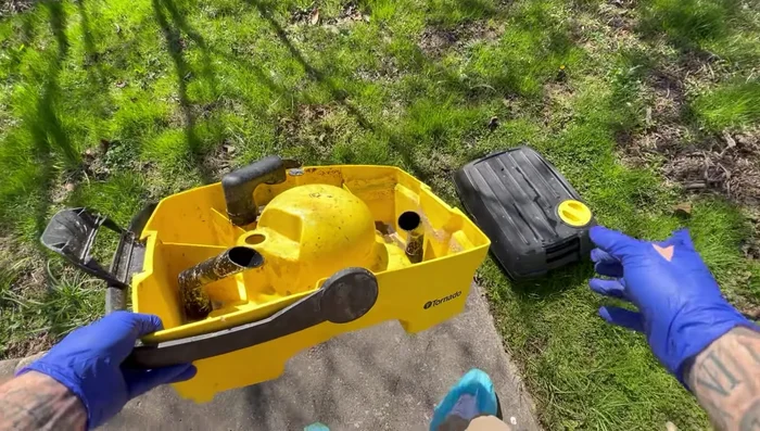 Preparatory Cleaning: Apply a preparatory floor cleaning solution to prepare the surface for the new topcoat.