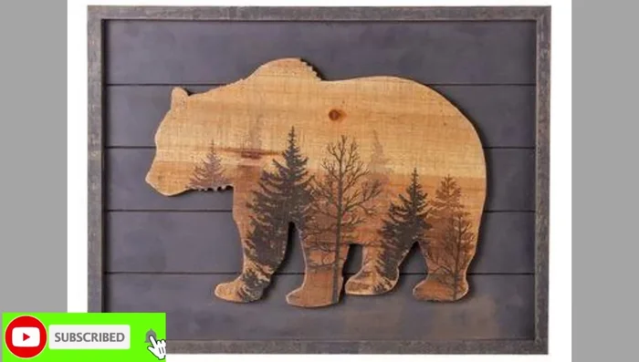 Small Wooden Sculptures: Create continuity and visual interest by using small wooden sculptures to decorate your walls, ideal for smaller rooms.