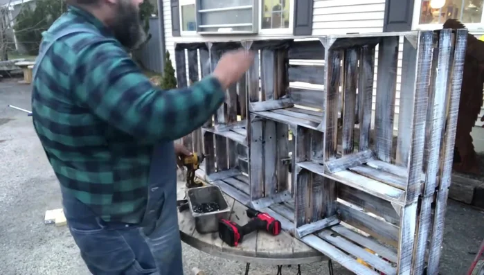 Mount the top to the bookshelf.