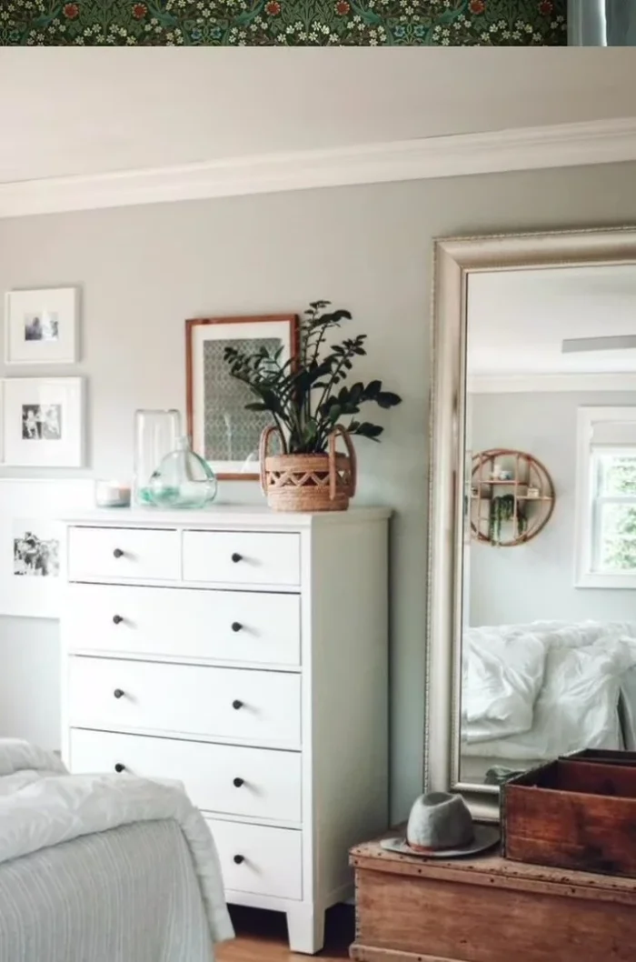 Opt for soft pastel colors for walls and accents.