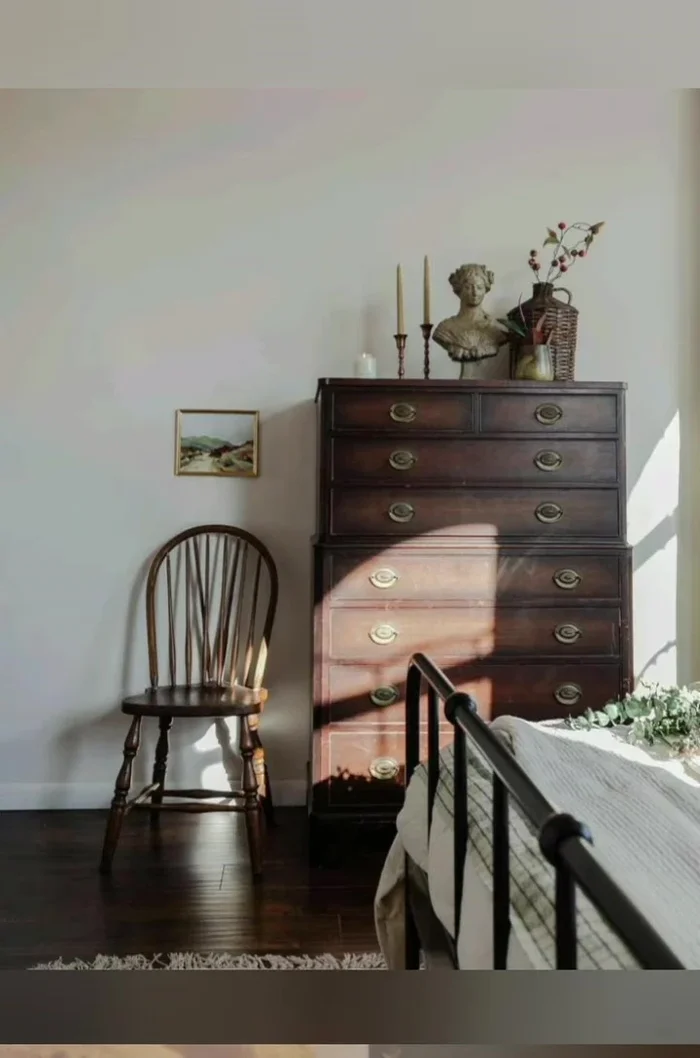 Opt for soft pastel colors for walls and accents.