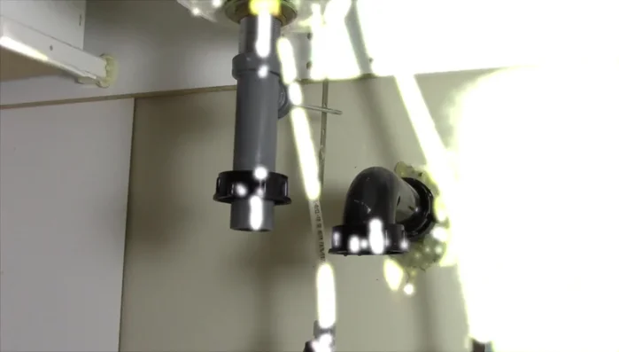 Tighten the pivot rod.