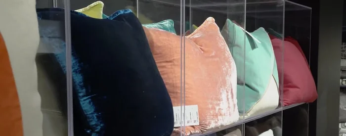 Refresh with pillows and accessories: Easily change the look of your room by swapping out throw pillows. Add unusual objects to coffee tables, consoles, or kitchen islands to add personality without overwhelming the space.