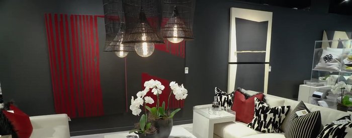 Use large-scale items: Choose bigger sofas, sectionals, artwork, and lighting to create a sense of spaciousness and impact. Understand the scale of your room and decorate accordingly.