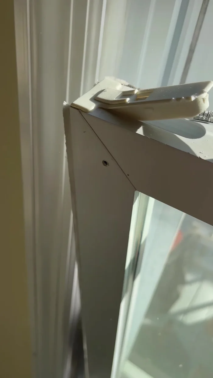 Look up the number online to find a replacement latch.