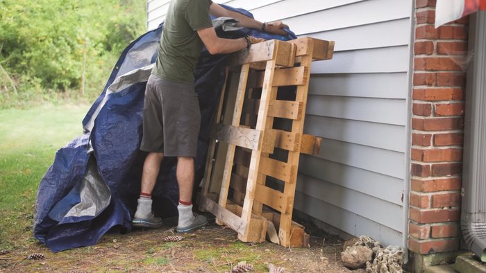 Disassemble the pallets.
