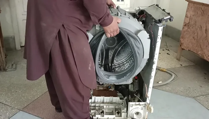 Install the door lock.