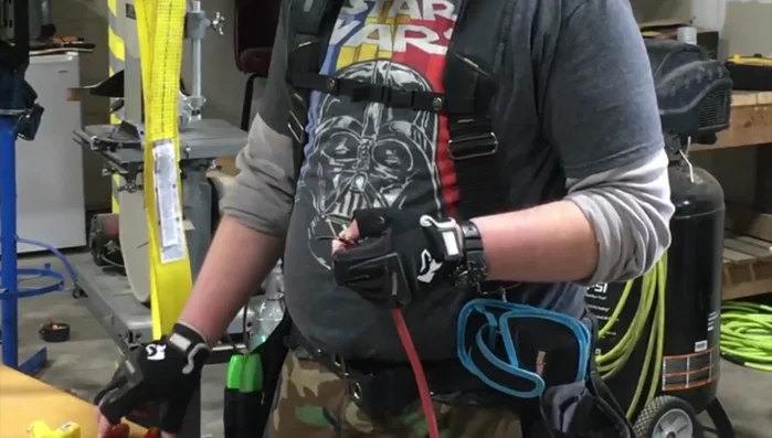 Tightly twist the exposed copper wire on each strand.