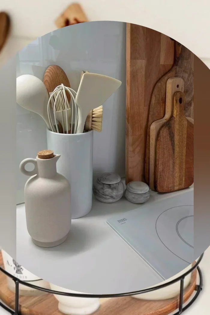 Maximize vertical space: Utilize baskets, shelves, or pins to organize items while maintaining a stylish display.